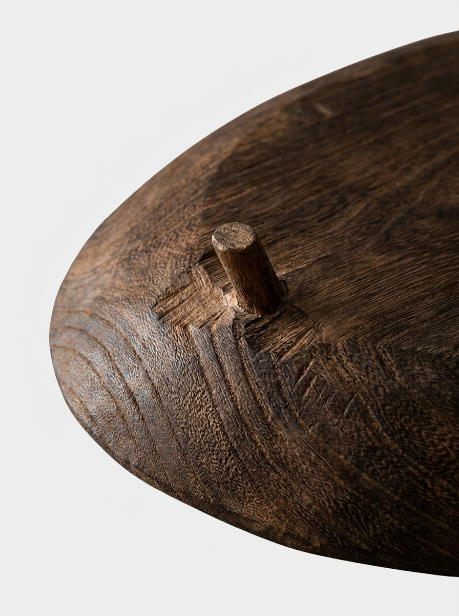 Batl wooden tray on integrated three-leg base, solid paulownia wood